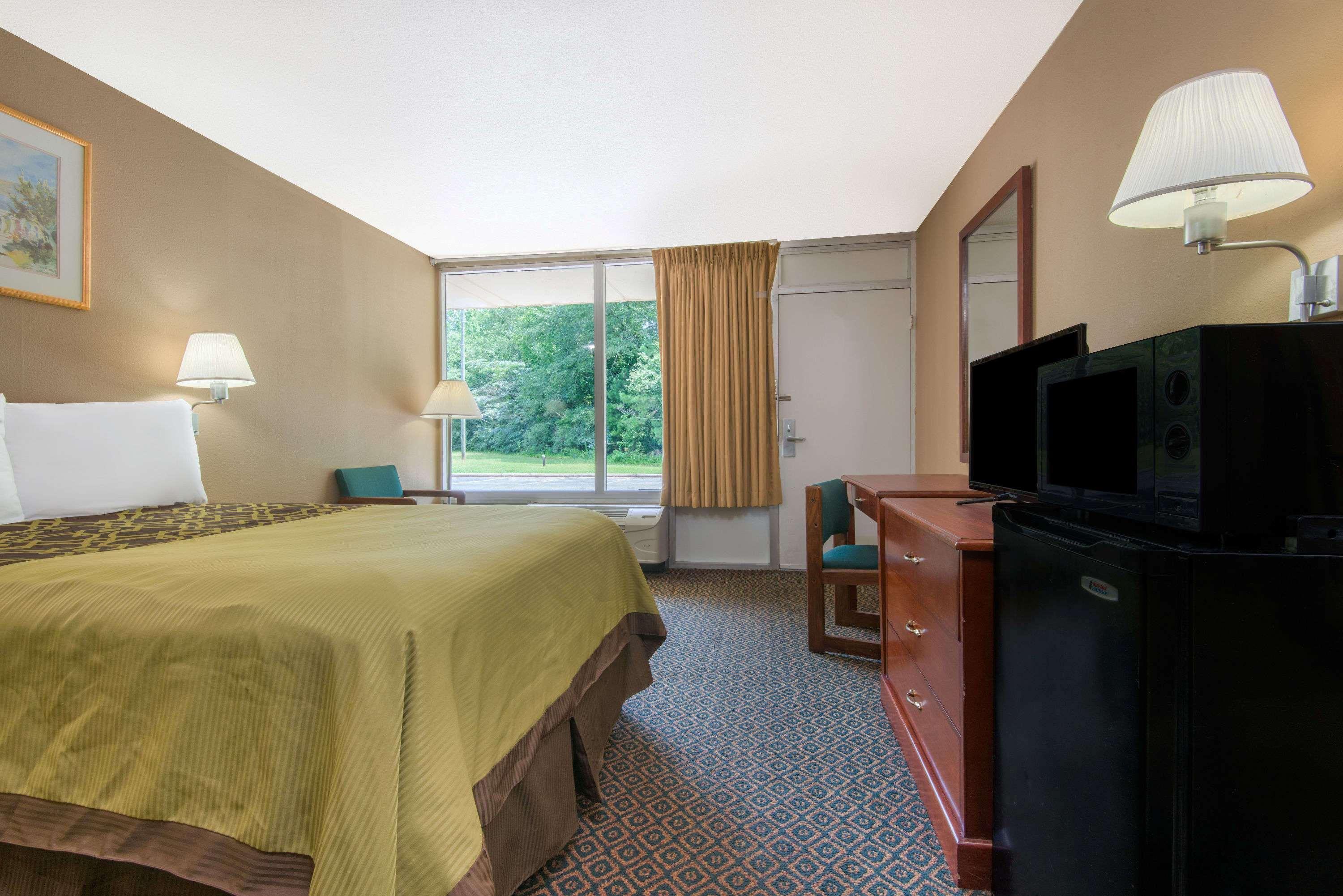 Days Inn By Wyndham Clanton Al Exterior foto
